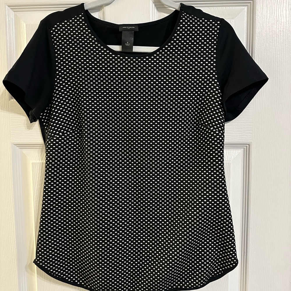 Ann Taylor Black and White Fitted Blouse